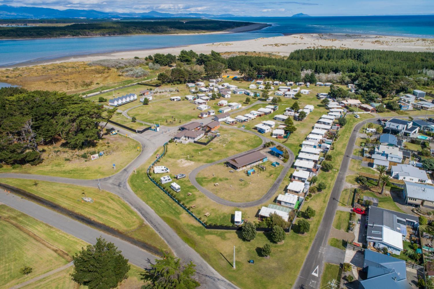 Foxton Beach Holiday Park Esterno foto