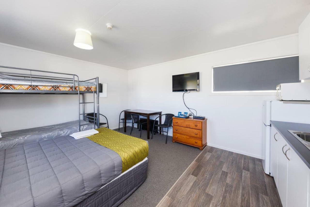Foxton Beach Holiday Park Esterno foto