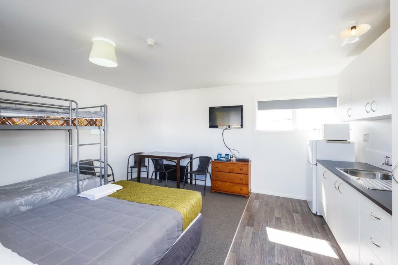 Foxton Beach Holiday Park Esterno foto